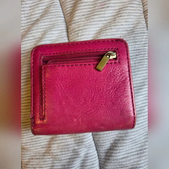 Fossil Pink Leather Wallet - Picture 4 of 4